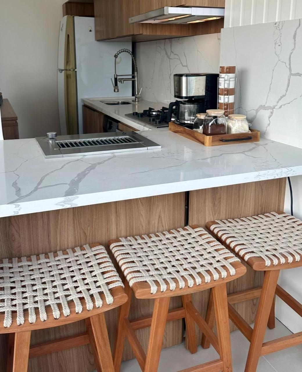 Lindo Apto No Melhor Lugar Da Barra Da Tijuca! Com Uma Vista De Tirar O Folego, Frente Para O Mar! Totalmente Equipado E Decorado Ao Lado Dos Melhores Hoteis E Quiosques Da Barra! Portaria 24H, Piscina, Sauna, Jacuzzi, Academia, Garagem, Wi-Fi, Lavan 里约热内卢 外观 照片
