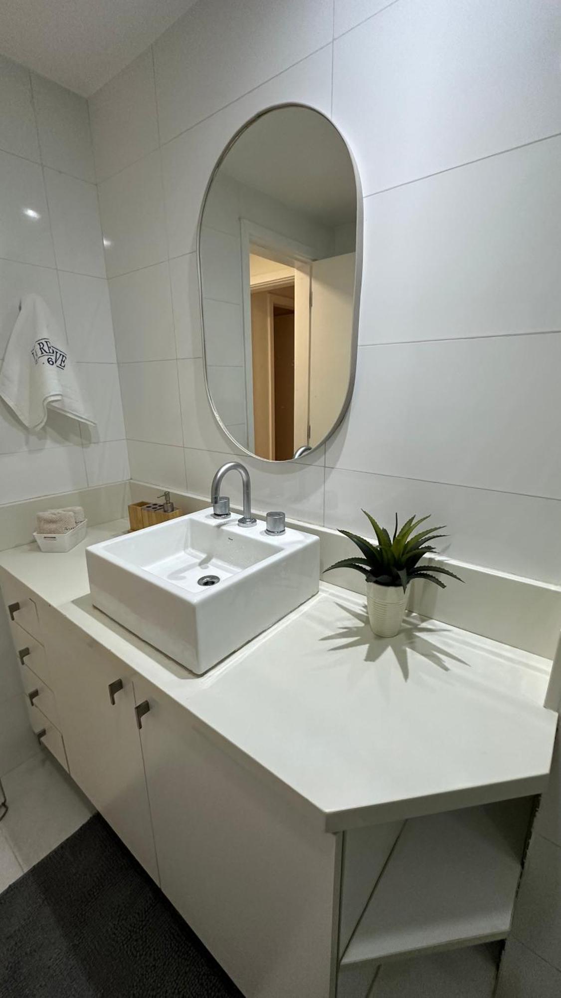 Lindo Apto No Melhor Lugar Da Barra Da Tijuca! Com Uma Vista De Tirar O Folego, Frente Para O Mar! Totalmente Equipado E Decorado Ao Lado Dos Melhores Hoteis E Quiosques Da Barra! Portaria 24H, Piscina, Sauna, Jacuzzi, Academia, Garagem, Wi-Fi, Lavan 里约热内卢 外观 照片