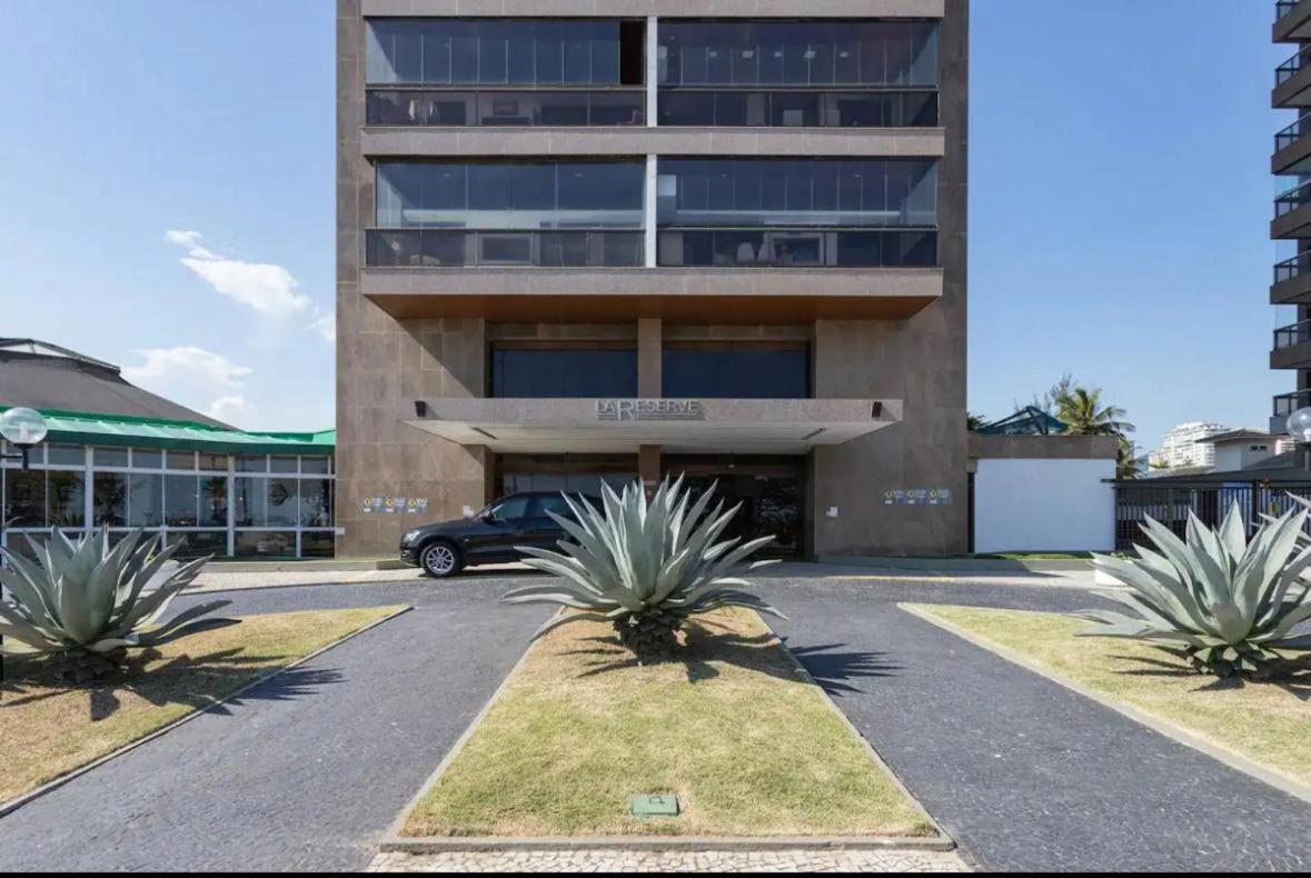 Lindo Apto No Melhor Lugar Da Barra Da Tijuca! Com Uma Vista De Tirar O Folego, Frente Para O Mar! Totalmente Equipado E Decorado Ao Lado Dos Melhores Hoteis E Quiosques Da Barra! Portaria 24H, Piscina, Sauna, Jacuzzi, Academia, Garagem, Wi-Fi, Lavan 里约热内卢 外观 照片